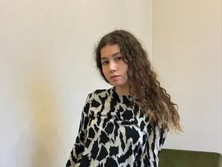  RELATED VIDEOS - WEBCAM JulianaCharton STRIPS AND MASTURBATES